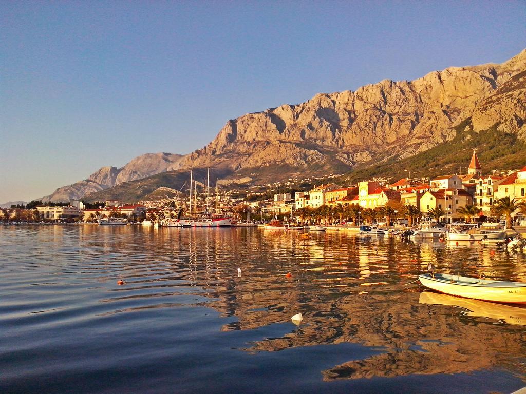 Apartments Denis Makarska Buitenkant foto