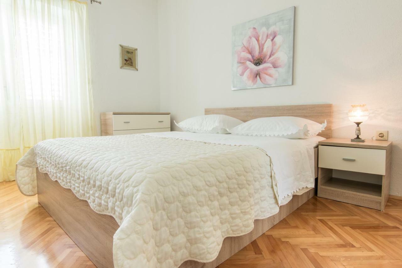 Apartments Denis Makarska Buitenkant foto